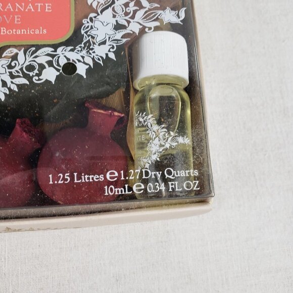 Crabtree & Evelyn Pomegranate Grove fragranced botanicals potpourri with oil new - Picture 2 of 5